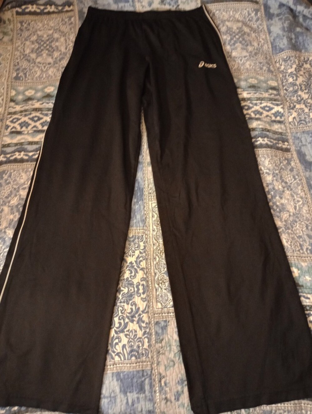 Like New! Soft Sporty Black Athletic Track Sweatpants Women's